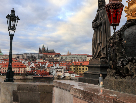 カレル橋よりプラハ城を望む
