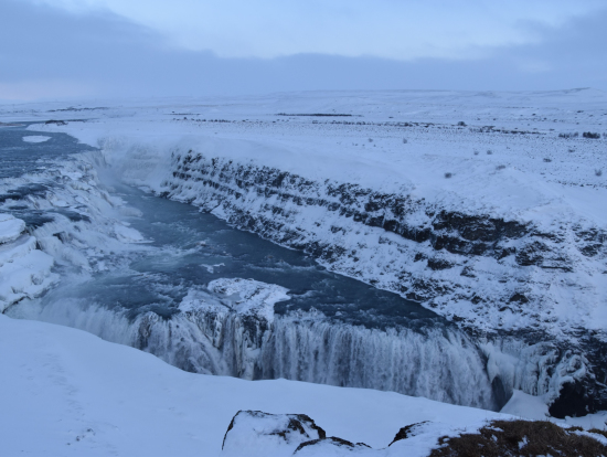 グトルフォスの滝 冬場はかなり滑るので注意が必要です。