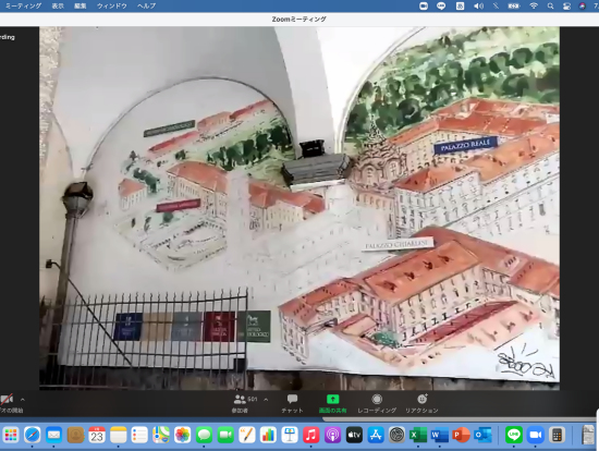 水彩画のような繊細な街の壁画。