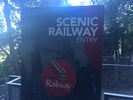 トロッコの看板