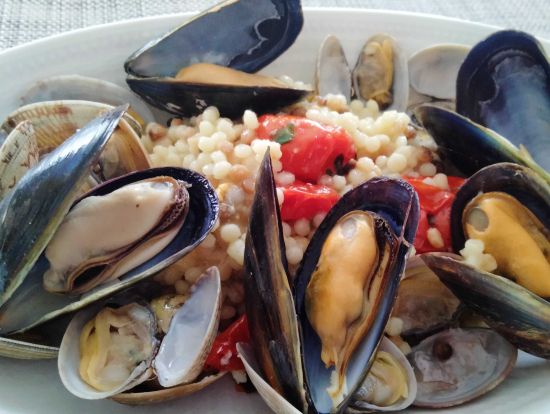 貝が多くて隠れてしまいましたが、粒状のパスタ「フレーグラ」おいしかったです