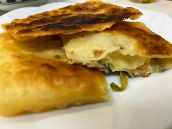 フェタチーズとほうれん草のクレープ包み「ギョズレメ」