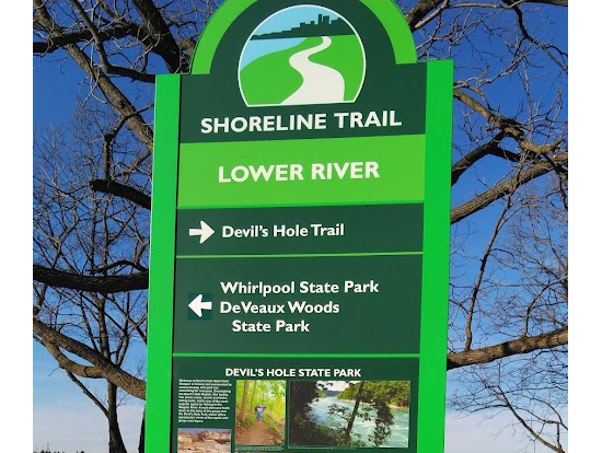 案内板と歴史が書かれています