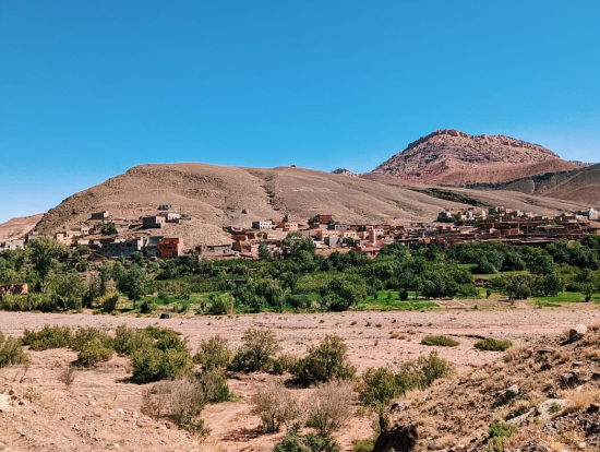 アトラス山脈の山と街