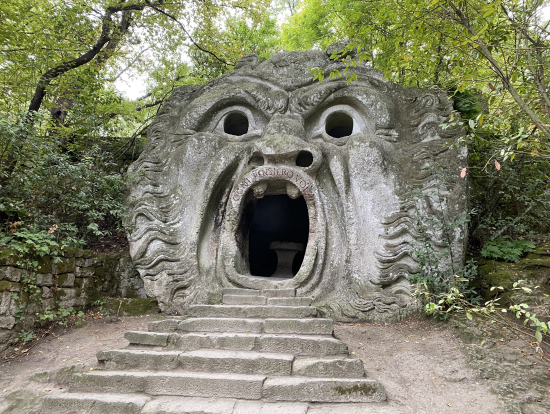 ポマルツォ怪物公園