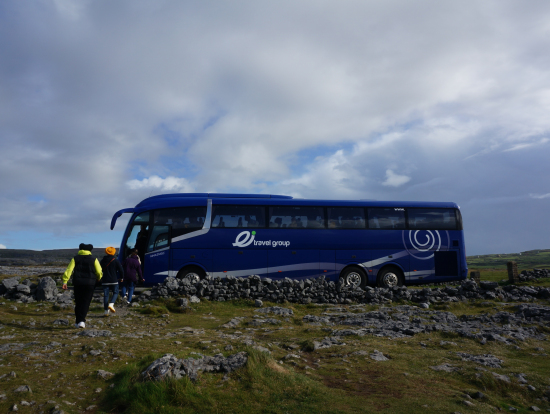 大型バスでした