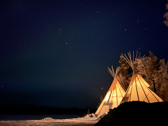 星空と暖を取れるテントのティーピーです。4日目