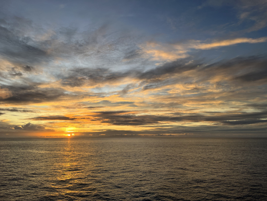 グレートバリアリーフの初日の出