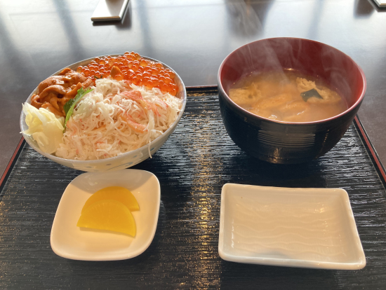 いただいた海鮮丼