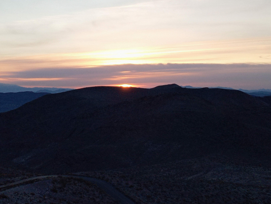 朝日が登り始めた