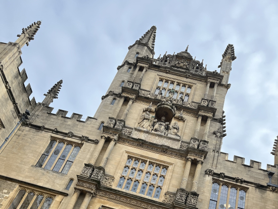 目の前でお預けを食らった図書館