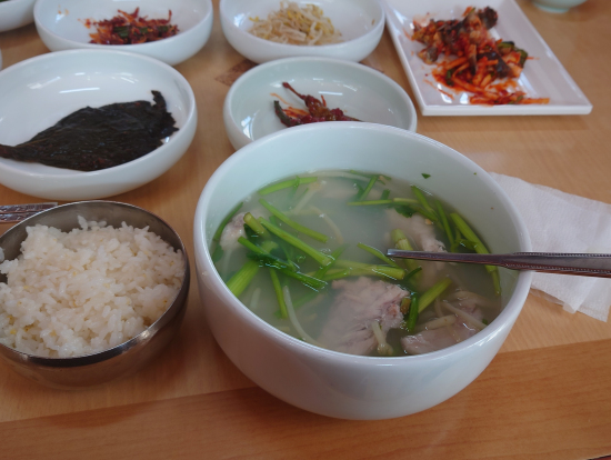 フグのスープは約900円