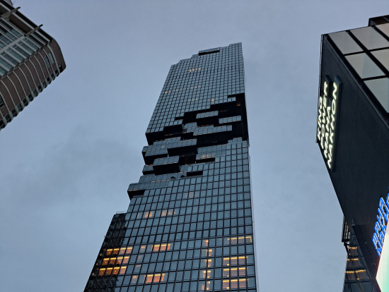 夜のマハナコンタワー