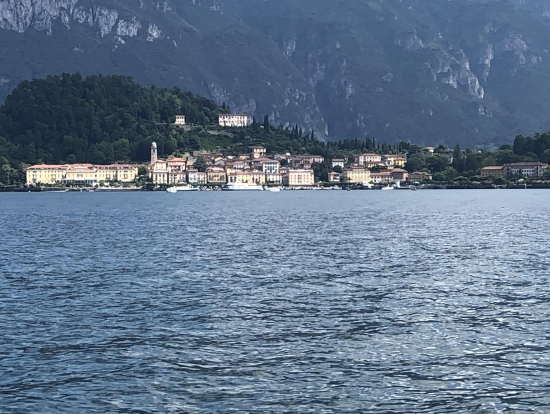 船の上から見たベッラージョ