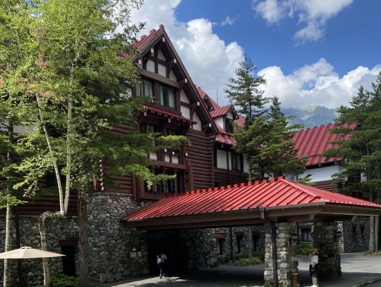 お洒落な帝国ホテル、バスターミナルから歩行15分位。