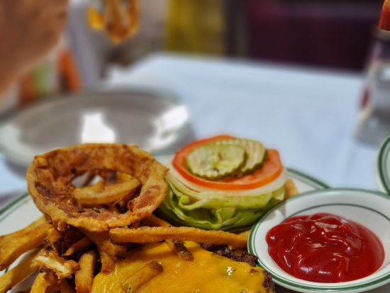 ハンバーガー大きいです