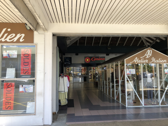 スーパーマーケット