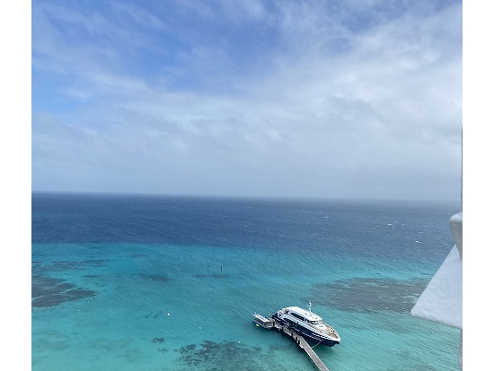 灯台から見たフェリー