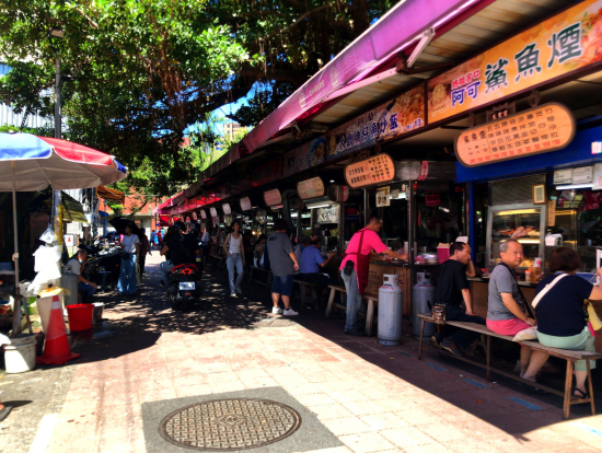 地元の方だけが集うローカルなお店