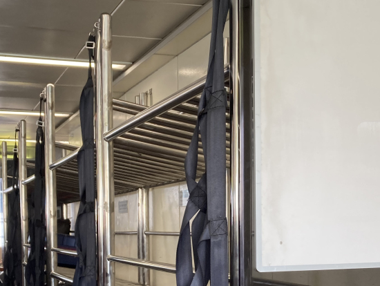 船の荷物置き場