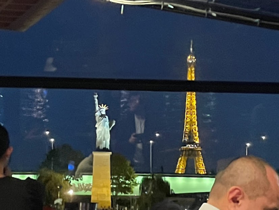 自由の女神とエッフェル塔