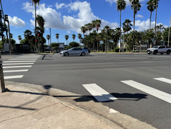 アウトレット前の交差点