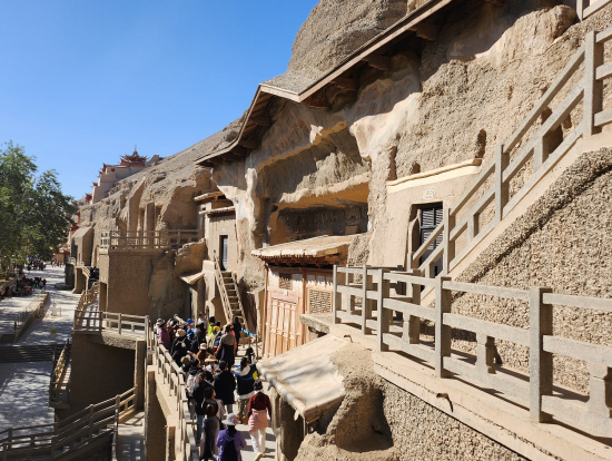 莫高窟は８窟を一人だけで見学