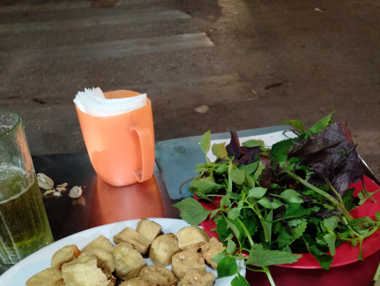 ローカルフードも