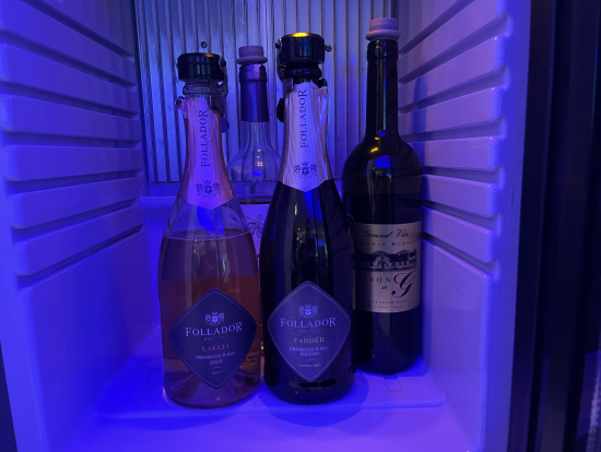 シャンパンは白とロゼの2種類