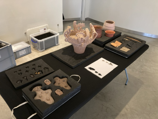 展示施設内の縄文土器