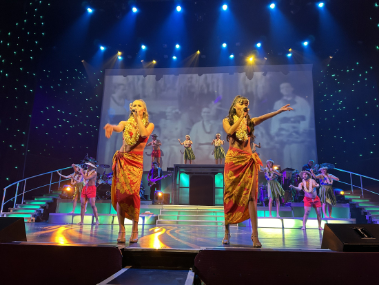 スタイル抜群のダンサーたち