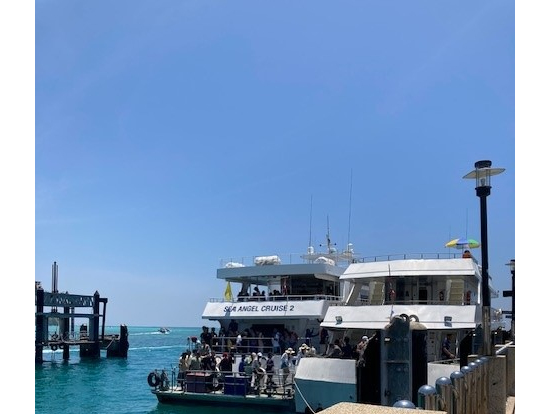船はSea Angel Cruise 2です