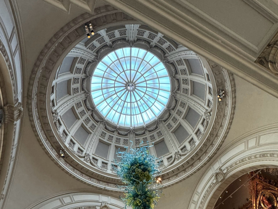 ヴィクトリア＆アルバート博物館。お土産ショップが素敵でした。