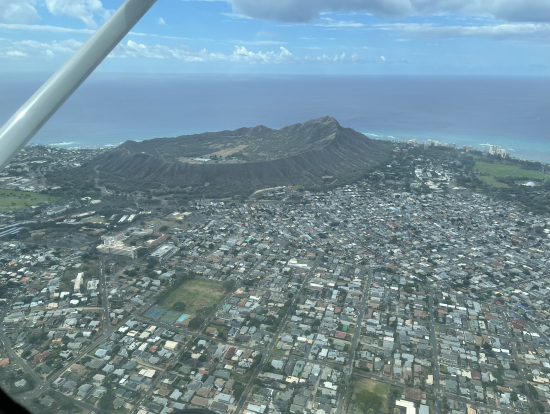 上空から見るダイヤモンドヘッド