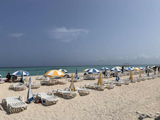 ビーチは綺麗でした