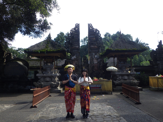 ティルタ・エンプル寺院です