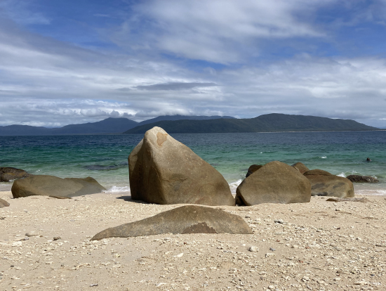 @ヌーディービーチ