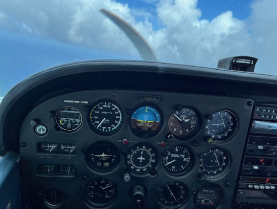 コックピットから