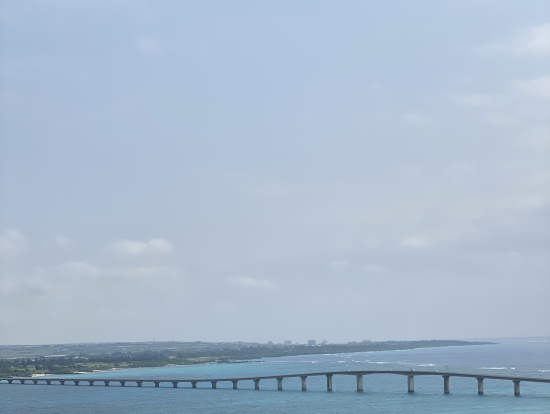 竜宮城展望台から撮影した来間大橋