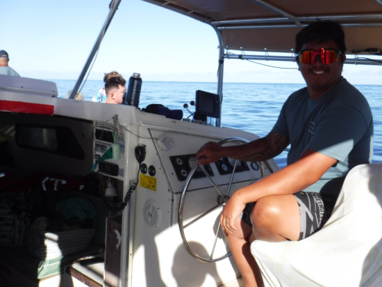 陽気な船長さん、他のクルーもみんな陽気。