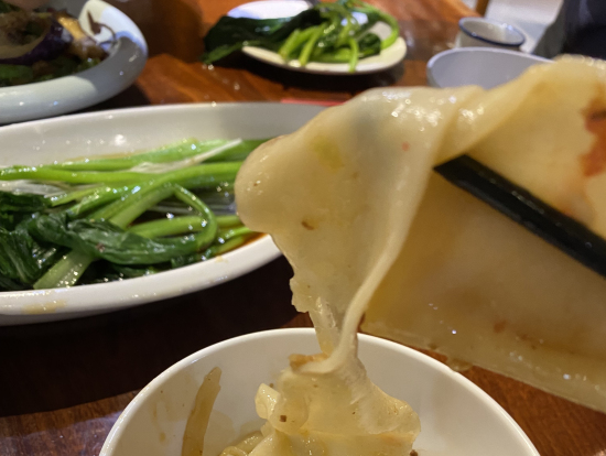 西安の有名な麺料理　ビャンビャンメン