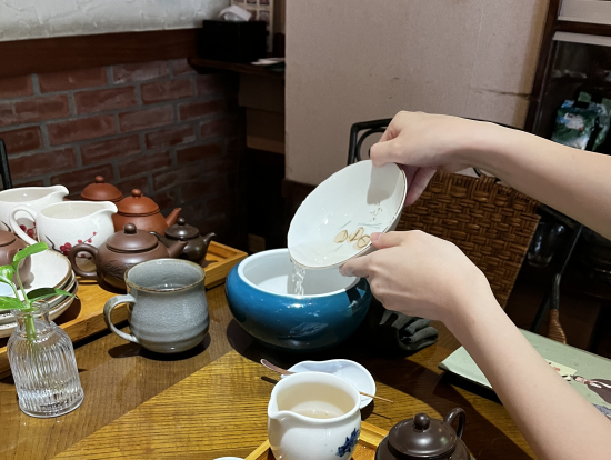 日本の茶道にやはり似ています。