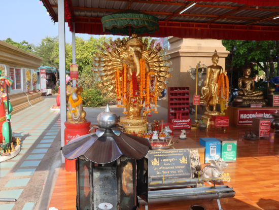 象の千手観音像