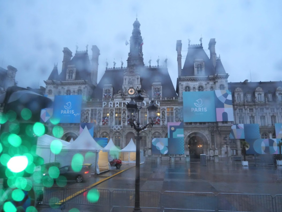 オリンピックムードのパリ市庁