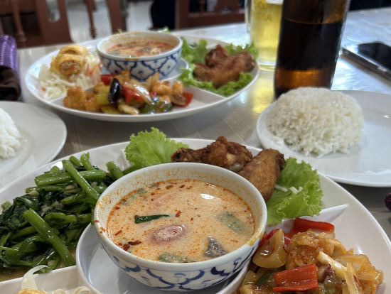 お昼ご飯 （ドリンク別料金）