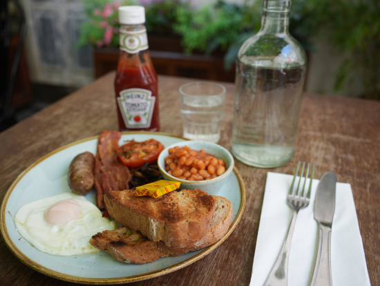 バースのカフェでのんびり