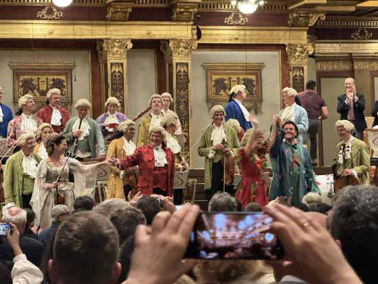 コスプレもかっこいい、耳だけでなく目でも楽しませてもらいました