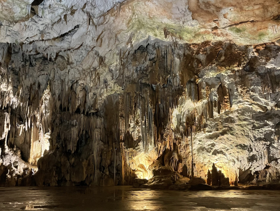 ポストイナ鍾乳洞
