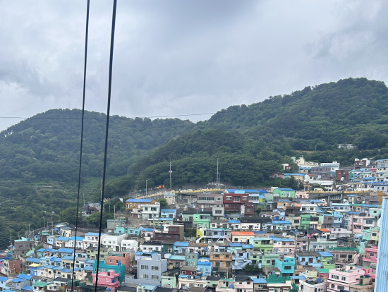 坂を登った先に見えた景色が素敵でした