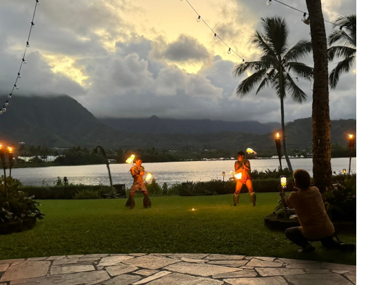 ファイヤーダンスは、少年2名が頑張りました